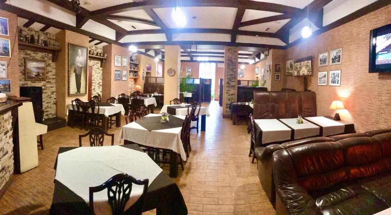 Міні-Готель "Еко" Kamyanets-Podilski Dış mekan fotoğraf