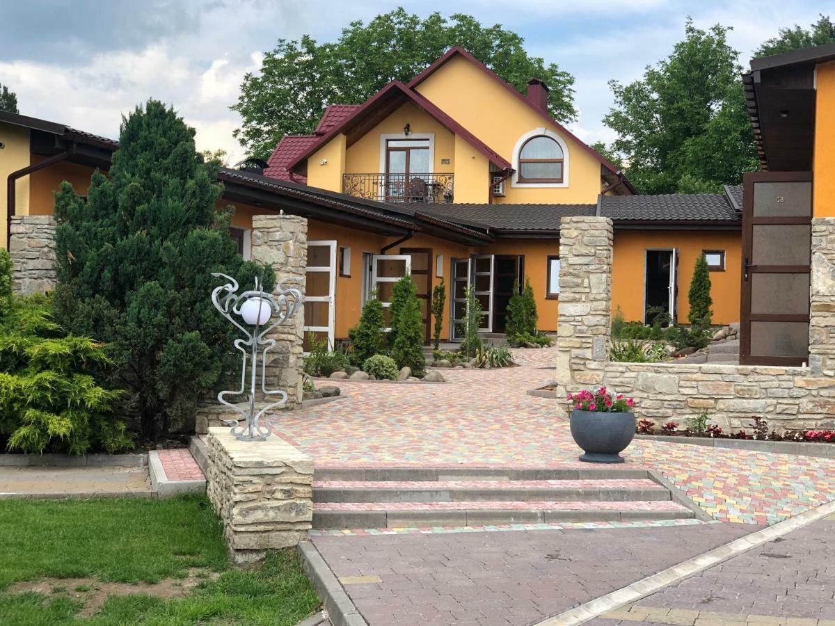 Міні-Готель "Еко" Kamyanets-Podilski Dış mekan fotoğraf